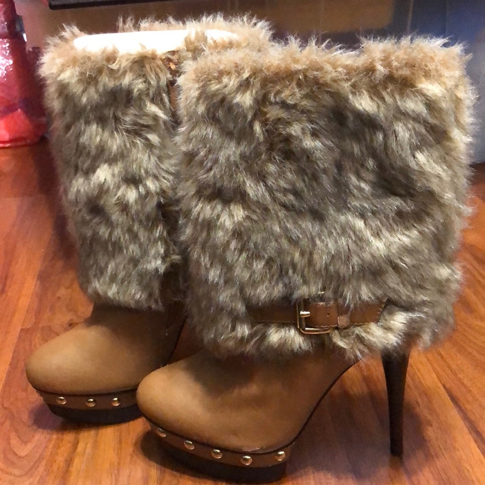Boots with heel
